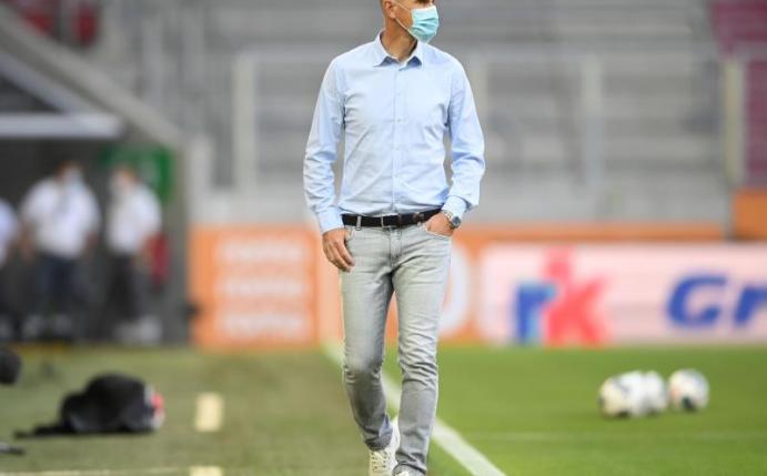 Wollte nur mal eben Zahnpasta kaufen gehen: Augsburg-Coach Heiko Herrlich. Foto: Matthias Hangst/Getty Images Europe/Pool/dpa