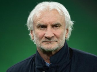 Kritisiert die Auswüchse des Profi-Fußballs: Rudi Völler. Foto: Marius Becker/dpa Kritisiert die Auswüchse des Profi-Fußballs: Rudi Völler. Foto: Marius Becker/dpa