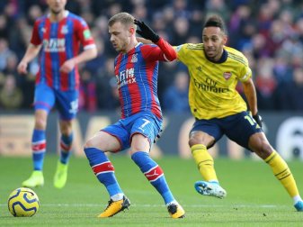 Max Meyer (l) spielt in der Premier League für Crystal Palace. Foto: Paul Terry/CSM via ZUMA Wire/dpa Max Meyer (l) spielt in der Premier League für Crystal Palace. Foto: Paul Terry/CSM via ZUMA Wire/dpa