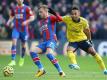 Max Meyer (l) spielt in der Premier League für Crystal Palace. Foto: Paul Terry/CSM via ZUMA Wire/dpa