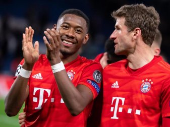 David Alaba (l) macht in der Innenverteidigung des FC Bayern einen starken Job. Foto: Sven Hoppe/dpa David Alaba (l) macht in der Innenverteidigung des FC Bayern einen starken Job. Foto: Sven Hoppe/dpa
