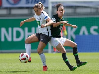 Die Potsdamerin Gina Chmielinski (l) sieht beim Liga-Neustart ein hohes Verletzungsrisiko. Foto: Peter Steffen/dpa Die Potsdamerin Gina Chmielinski (l) sieht beim Liga-Neustart ein hohes Verletzungsrisiko. Foto: Peter Steffen/dpa