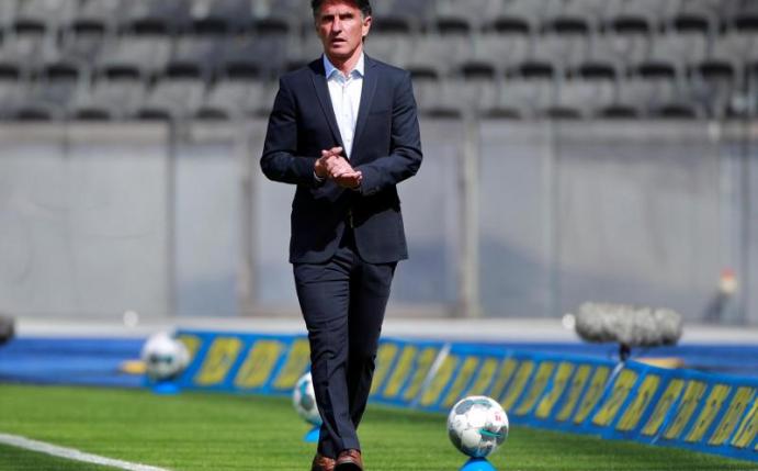 Trainer Bruno Labbadia startete mit der Berliner Mannschaft mit drei Siegen in den ersten vier Bundesliga-Spielen. Foto: Hannibal Hanschke/Reuters Pool/dpa