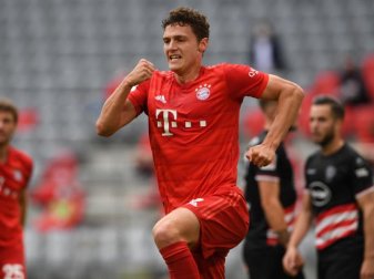 Bayern-Außenverteidiger Benjamin Pavard traf gegen Düsseldorf doppelt. Foto: Christof Stache/AFP/Pool/dpa Bayern-Außenverteidiger Benjamin Pavard traf gegen Düsseldorf doppelt. Foto: Christof Stache/AFP/Pool/dpa