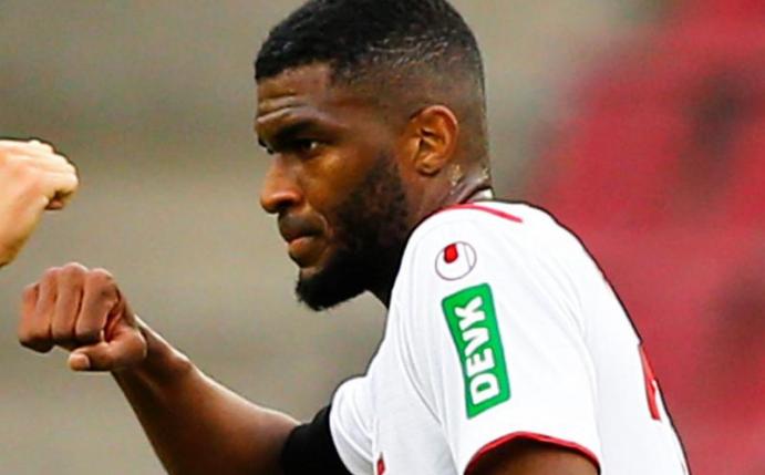 Auch Anthony Modeste vom 1. FC Köln hat sich den Protesten zum Tod des Afroamerikaners George Floyd und gegen Rassismus angeschlossen. Foto: Thilo Schmuelgen/Reuters-Pool/dpa