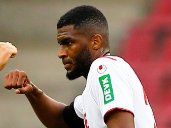 Auch Anthony Modeste vom 1. FC Köln hat sich den Protesten zum Tod des Afroamerikaners George Floyd und gegen Rassismus angeschlossen. Foto: Thilo Schmuelgen/Reuters-Pool/dpa Auch Anthony Modeste vom 1. FC Köln hat sich den Protesten zum Tod des Afroamerikaners George Floyd und gegen Rassismus angeschlossen. Foto: Thilo Schmuelgen/Reuters-Pool/dpa