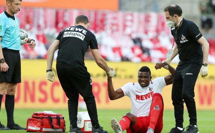 Der 1. FC Köln bangt um Jhon Cordoba (2.v.r.)