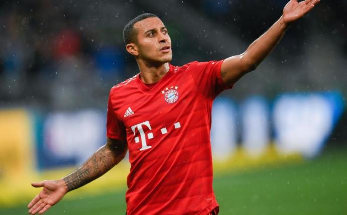 Thiago nimmt wieder am Mannschaftstraining des FC Bayern teil. Foto: Tom Weller/dpa