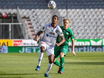 In Österreich wurde wieder Fußball gespielt. Foto: Expa/Johann Groder/APA/dpa In Österreich wurde wieder Fußball gespielt. Foto: Expa/Johann Groder/APA/dpa