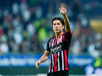 Wird im Rhein-Main-Derby gegen den FSV Mainz 05 einen Bundesligarekord aufstellen: Makoto Hasebe von Eintracht Frankfurt. Foto: Uwe Anspach/dpa Wird im Rhein-Main-Derby gegen den FSV Mainz 05 einen Bundesligarekord aufstellen: Makoto Hasebe von Eintracht Frankfurt. Foto: Uwe Anspach/dpa