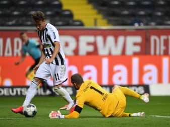 Luca Waldschmidt (l) kehrt gegen Borussia Mönchengladbach in die Startelf des SC Freiburg zurück. Foto: Arne Dedert/dpa-Pool/dpa