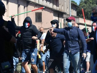 Neofaschisten und Fußball-Ultras demonstrierten in Rom Neofaschisten und Fußball-Ultras demonstrierten in Rom