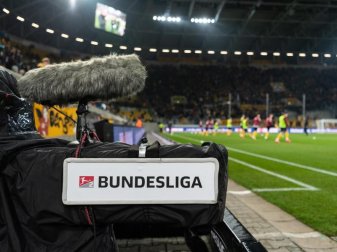 Die Deutsche Fußball Liga hat die Medienrechte für die Spielzeiten von 2021/2022 bis 2024/2025 ausgeschrieben. Foto: Robert Michael/dpa-Zentralbild/dpa