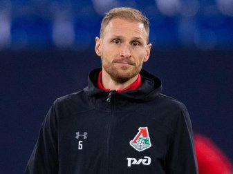 Hat noch bis 2021 einen Vertrag bei Lokomotive Moskau: Benedikt Höwedes. Foto: Guido Kirchner/dpa Hat noch bis 2021 einen Vertrag bei Lokomotive Moskau: Benedikt Höwedes. Foto: Guido Kirchner/dpa