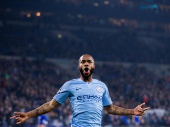 Fordert dass die Premier-League-Clubs schwarzen Trainern bessere Chancen geben: Raheem Sterling. Foto: Rolf Vennenbernd/dpa Fordert dass die Premier-League-Clubs schwarzen Trainern bessere Chancen geben: Raheem Sterling. Foto: Rolf Vennenbernd/dpa