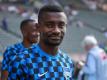 Sorgte mit einem Kabininvideo für Ärger: Hertha-Profi Salomon Kalou. Foto: Andreas Gora/dpa