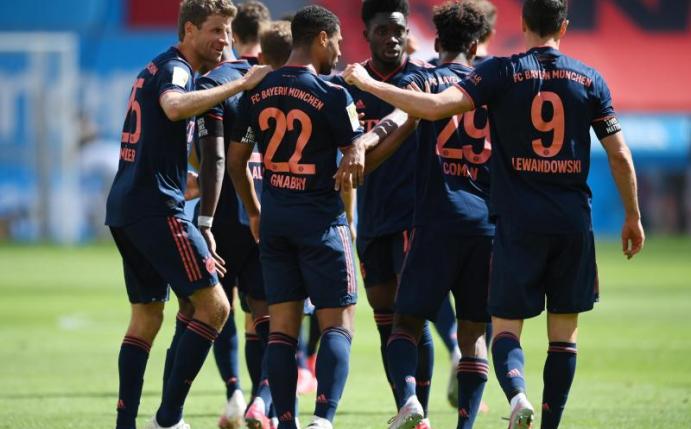Wollen gegen Eintracht Frankfurt den Einzug ins Pokalfinale fix machen: Die Spieler des FC Bayern München. Foto: Matthias Hangst/Getty Images Europe/Pool/dpa