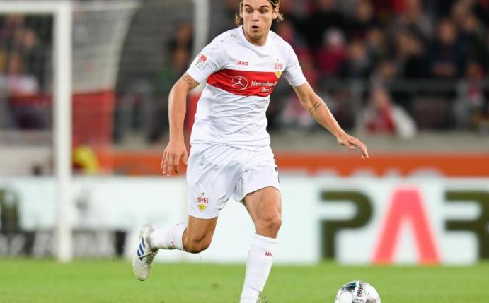 Fällt verletzt für den VfB Stuttgart aus: Abwehrspieler Borna Sosa. Foto: Tom Weller/dpa