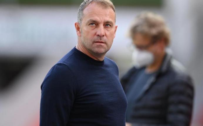 Kritisiert die Ansetzungen im DFB-Pokal_ Trainer Hansi Flick von Bayern München. Foto: Matthias Hangst/Getty Images Europe/Pool/dpa