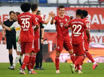 Nach dem Sieg gegen Gladbach wollen die Bayern-Profis den Meistertitel gegen Bremen perfekt machen. Foto: Matthias Balk/dpa Nach dem Sieg gegen Gladbach wollen die Bayern-Profis den Meistertitel gegen Bremen perfekt machen. Foto: Matthias Balk/dpa