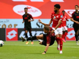 Matchwinner Niederlechner trifft zum 1:0 für Augsburg Matchwinner Niederlechner trifft zum 1:0 für Augsburg
