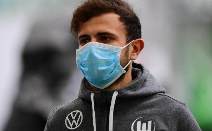 Von vorzeitigem Saison-Aus bedroht: Admir Mehmedi vom VfL Wolfsburg. Foto: Swen Pförtner/dpa