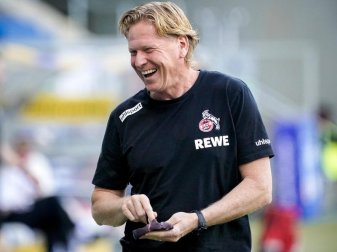 Appelliert an den Kampfgeist der Kölner Profis: Trainer Markus Gisdol. Foto: Ronald Wittek/epa-Pool/dpa