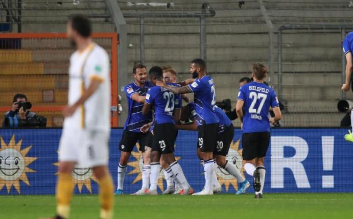 Arminia Bielefeld kann nach dem Sieg gegen Dynamo Dresden für die Bundesliga planen. Foto: Friso Gentsch/dpa-pool/dpa