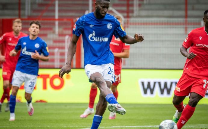 Am Knie operiert: Salif Sane (m.)