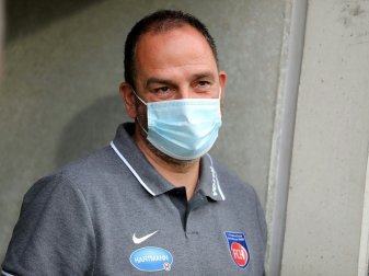 Frank Schmidt sieht Unentschieden seiner Mannschaft Frank Schmidt sieht Unentschieden seiner Mannschaft