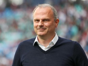 Bezeichnet die wirtschaftliche Lage vom FC Schalke als «anspruchsvoll»: Sportvorstand Jochen Schneider. Foto: Jan Woitas/dpa-Zentralbild/dpa Bezeichnet die wirtschaftliche Lage vom FC Schalke als «anspruchsvoll»: Sportvorstand Jochen Schneider. Foto: Jan Woitas/dpa-Zentralbild/dpa