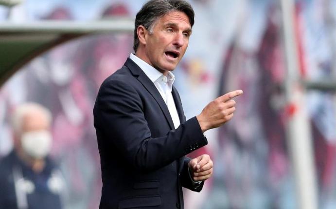 Bei Hertha-Coach Bruno Labbadia ist die Luft noch nicht raus. Foto: Alexander Hassenstein/Getty Images Europe/Pool/dpa