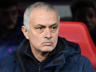 Muss wohl auf viele Verstärkungen für Tottenham Hotspur verzichten: Trainer José Mourinho. Foto: Hendrik Schmidt/dpa-Zentralbild/dpa Muss wohl auf viele Verstärkungen für Tottenham Hotspur verzichten: Trainer José Mourinho. Foto: Hendrik Schmidt/dpa-Zentralbild/dpa