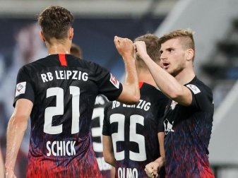 RB Leipzig zieht bei einem Sieg im Heimspiel gegen Borussia Dortmund in die Champions League ein. Foto: Jan Woitas/dpa-Zentralbild/dpa RB Leipzig zieht bei einem Sieg im Heimspiel gegen Borussia Dortmund in die Champions League ein. Foto: Jan Woitas/dpa-Zentralbild/dpa