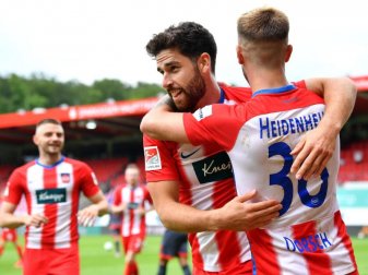 Die Heidenheimer treffen am Sonntag auf den direkten Aufstiegs-Konkurrenten Hamburger SV. Foto: Sebastian Widmann/getty/pool/dpa Die Heidenheimer treffen am Sonntag auf den direkten Aufstiegs-Konkurrenten Hamburger SV. Foto: Sebastian Widmann/getty/pool/dpa