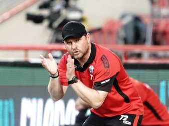 Steffen Baumgart will den SC Paderborn auch in der 2. Liga trainieren. Foto: Kay Nietfeld/dpa