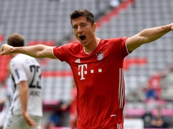 Bayerns Robert Lewandowski schraubte sein Torkonto gegen den SC Freiburg weiter nach oben. Foto: Sven Hoppe/dpa-Pool/dpa