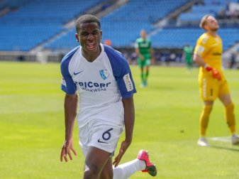 Osei-Tutu bejubelt seinen Siegtreffer gegen Fürth Osei-Tutu bejubelt seinen Siegtreffer gegen Fürth