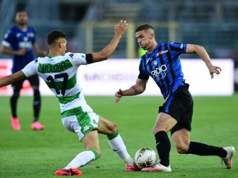 Gewann mit Atalanta zum Restart: Robin Gosens (r.) Gewann mit Atalanta zum Restart: Robin Gosens (r.)