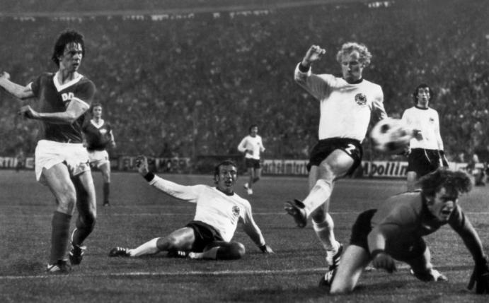 Spwarwassers Siegtor 1974 gegen die BRD (v.l.)