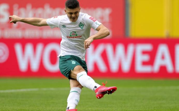 Soll beim AC Mailand auf dem Wunschzettel stehen: Bremens Milot Rashica. Foto: Friedemann Vogel/EPA/Pool/dpa