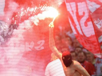 Klage abgeschmettert: Vereine haften für Pyrotechnik Klage abgeschmettert: Vereine haften für Pyrotechnik