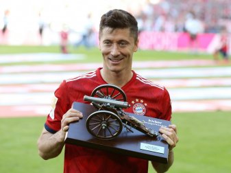 Lewandowski erhält Torjägerkanone erst nach dem Spiel Lewandowski erhält Torjägerkanone erst nach dem Spiel