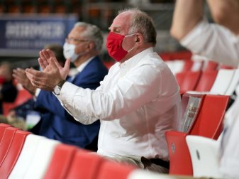 Uli Hoeneß glaubt in dieser Saison an ein Bayern- Triple Uli Hoeneß glaubt in dieser Saison an ein Bayern- Triple