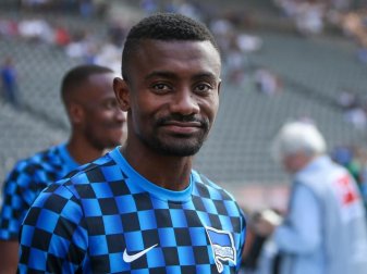 Steht wohl vor einem Wechsel zu Botafogo Rio de Janeiro: Salomon Kalou. Foto: Andreas Gora/dpa Steht wohl vor einem Wechsel zu Botafogo Rio de Janeiro: Salomon Kalou. Foto: Andreas Gora/dpa