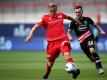 Union-Profi Felix Kroos (l) drückt Werder die Daumen. Foto: Maja Hitij/Getty Images Europe/Pool/dpa