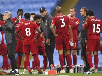Hat mit dem FC Liverpool nichts zu verschenken: Meister-Coach Jürgen Klopp (M). Foto: Laurence Griffiths/Pool Getty/AP/dpa Hat mit dem FC Liverpool nichts zu verschenken: Meister-Coach Jürgen Klopp (M). Foto: Laurence Griffiths/Pool Getty/AP/dpa