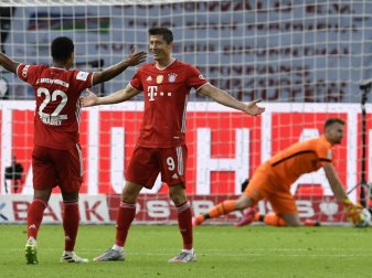 Gnabry und Lewandowski steuerten drei Tore zum Sieg bei