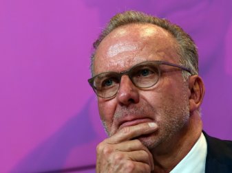 Karl-Heinz Rummenigge lobt die Schalker Jugend Karl-Heinz Rummenigge lobt die Schalker Jugend