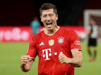 Traf auch im DFB-Pokalfinale doppelt: Bayern-Star Robert Lewandowski. Foto: Alexander Hassenstein/Getty Images Europe/Pool/dpa Traf auch im DFB-Pokalfinale doppelt: Bayern-Star Robert Lewandowski. Foto: Alexander Hassenstein/Getty Images Europe/Pool/dpa